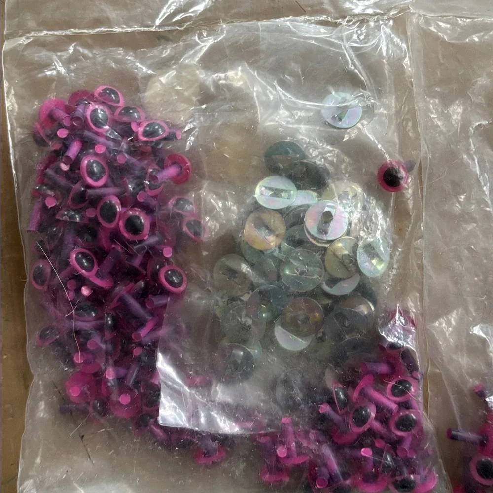 Craft Eyes and Grommets - assorted - Picture 10 of 11